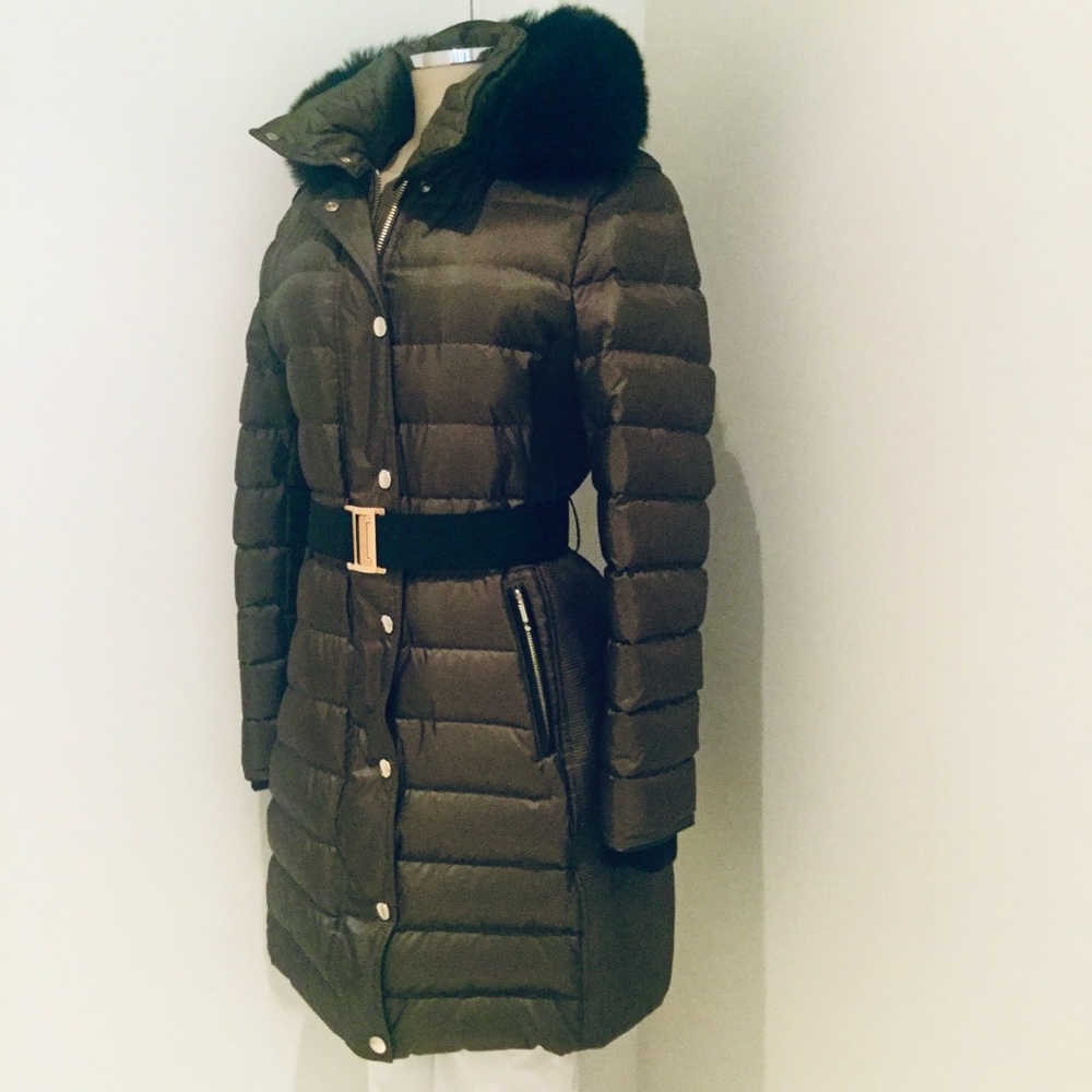 BURBERRY LONDON  ABBEYDALE FOX-FUR TRIMMED PUFFER COAT. - Picture 2 of 14